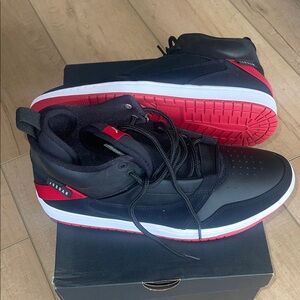 NIB 10.5 Jordan Fadeaway Sneakers - Black and White